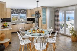Kuchyňa alebo kuchynka v ubytovaní Breathtaking sea view flat in south Crete