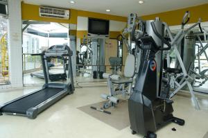 
The fitness center and/or fitness facilities at South American Copacabana Hotel
