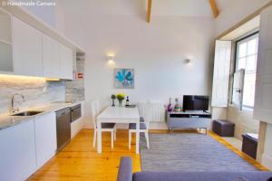 Køkken eller tekøkken på Inside Porto Apartments - Flores