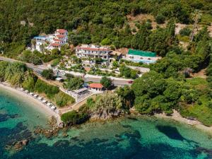 Imagen de la galería de Aurora Beach Hotel, en Agios Ioannis Peristerion