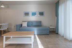 Posedenie v ubytovaní Arelia Beachfront Sea View Apartment