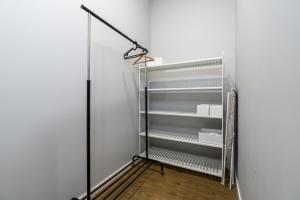Poschodová posteľ alebo postele v izbe v ubytovaní Old Town Apartment Garbary by Noclegi Renters