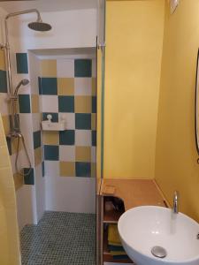 Een badkamer bij La Jauchelle
