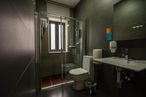 Łazienka w obiekcie Hotel Los Nardos