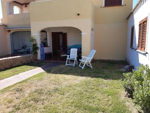 A garden outside Mare & Mirice - Case Appartamenti Vacanza
