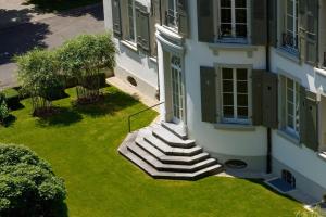 Jardín al aire libre en Hotel Angleterre