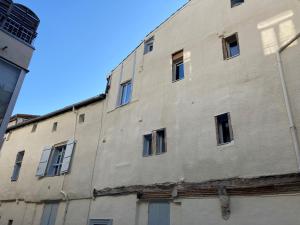 Budova, v ktorej sa apartmán nachádza