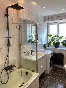 3 Zimmer Ferienwohnung Waitzingers tesisinde bir banyo