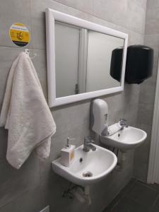 Youth hostel Annaにあるバスルーム