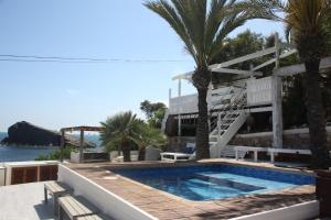 Bazén v ubytování The One-SweethomeRooms Cabo de Palos nebo v jeho okolí
