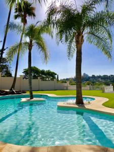 Basen w obiekcie Huge Golf and Spa Mansion 8 min from Puerto Banus lub w pobliżu