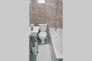 Gallery image of Homely Experience for Contractors,Grays in Grays Thurrock