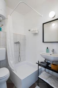 A bathroom at Bella Ciao Még 6 kép