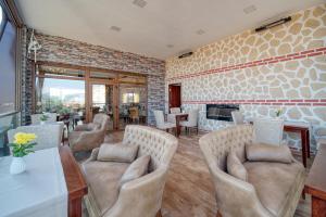 A seating area at Residence Konstantina Palace