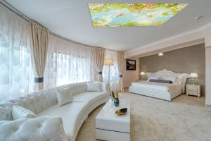 A seating area at Residence Konstantina Palace