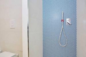 Kúpeľňa v ubytovaní VILLA DARDA con piscina e 3 camere da letto