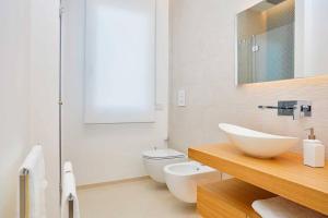 Kúpeľňa v ubytovaní VILLA DARDA con piscina e 3 camere da letto
