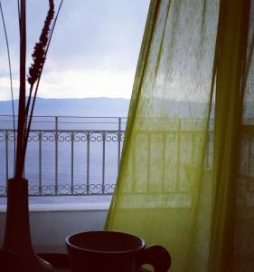 Nespecifikovaný výhled na moře nebo výhled na moře při pohledu z aparthotelu