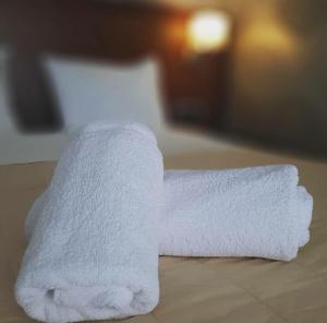 Postel nebo postele na pokoji v ubytování Anemolia Studios