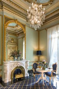 A seating area at Hotel Continental Palacete