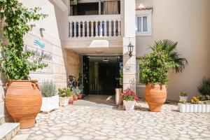 Imagen de la galería de Angela Beach Hotel & Apts, en Rodas 29 fotos más
