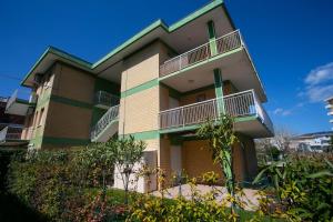 Το κτήριο όπου στεγάζεται  το διαμέρισμα