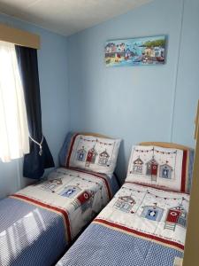 Gallery image of Sandy Feet Retreat, reduced ferry fair, please contact us direct in Sandown