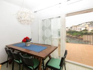 A balcony or terrace at Apartment Cambre d'Aze by Interhome Még 13 kép