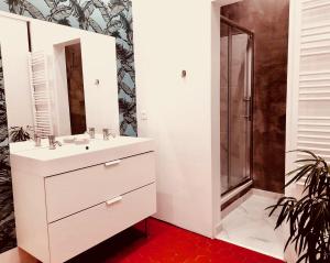 Les 5 avenues-Longchamp - Appartement de charme 80m2 T3 - Marseille,  Marseille – Updated 2022 Prices