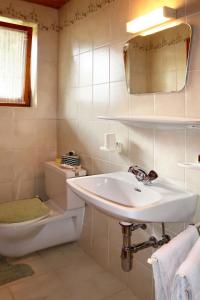 Kúpeľňa v ubytovaní Holiday Home Palman by Interhome