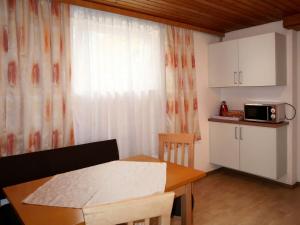 Kuchyňa alebo kuchynka v ubytovaní Holiday Home Palman by Interhome + 37 fotografií