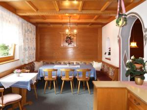 Posedenie v ubytovaní Holiday Home Palman by Interhome