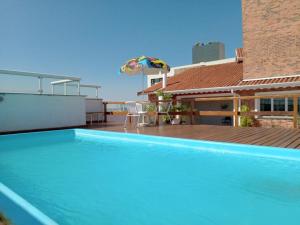 Bazén v ubytování Jaguary Hotel Sumaré nebo v jeho okolí
