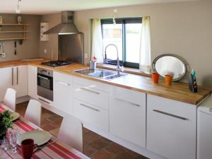 Foto dalla galleria di Holiday Home L'Etang - CRB402 by Interhome a Corbon