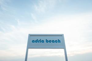 Certifikát, hodnocení, plakát nebo jiný dokument vystavený v ubytování Adria Beach Hotel