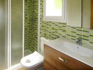 Kúpeľňa v ubytovaní Holiday Home Ayora by Interhome