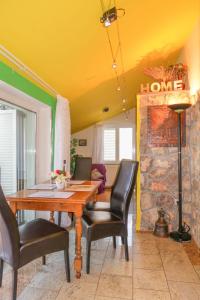 Kuchyň nebo kuchyňský kout v ubytování Apartment Blekic by Interhome + 16 fotografií