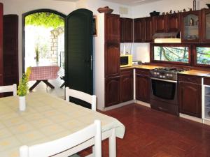 Gallery image of Holiday Home Mick - ICS400 by Interhome in Cres