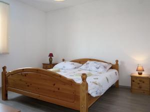 Posteľ alebo postele v izbe v ubytovaní Apartment Golic-2 by Interhome