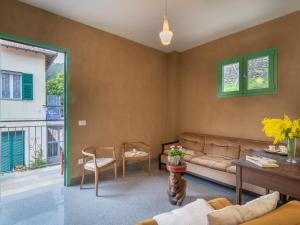 Χώρος καθιστικού στο Holiday Home Oasi Colorata by Interhome