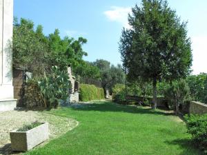 Κήπος έξω από το Holiday Home Casa Massabovi - IMP244 by Interhome