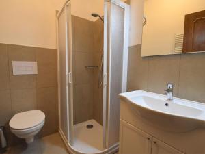 Kúpeľňa v ubytovaní Apartment Basic by Interhome