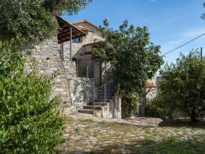 The building in which the holiday home is located