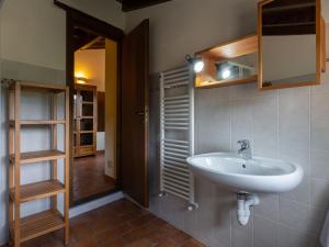 A bathroom at Holiday Home U Figu du Camin by Interhome