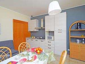 Köök või kööginurk majutusasutuses Holiday Home Le Villette by Interhome