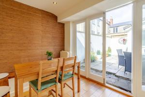 Gallery image of 10 Ingram Street cottage with courtyard garden in Malmesbury