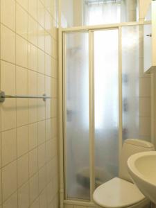 Bathroom sa ApartmentInCopenhagen Apartment 1126