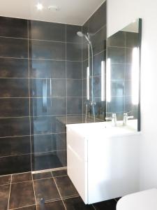 Ένα μπάνιο στο ApartmentInCopenhagen Apartment 1187