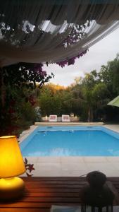 Bazén v ubytování Casa Sestina - Gîte indépendant dans belle propriété avec piscine nebo v jeho okolí