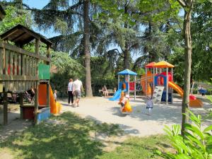 Plac zabaw dla dzieci w obiekcie Holiday Home Bella Italia-5 by Interhome